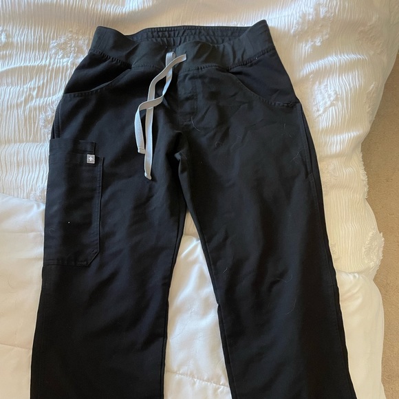 Figs brand!! Lightly worn in clinic/office - Picture 2 of 3